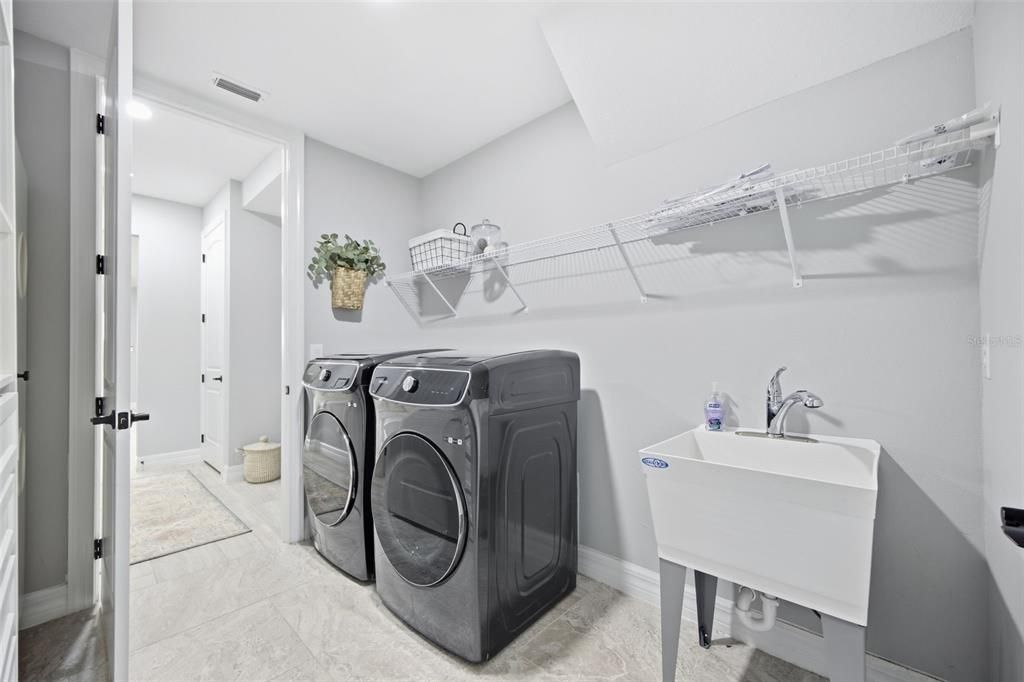 En Venta: $899,000 (6 camas, 5 baños, 4280 Pies cuadrados)