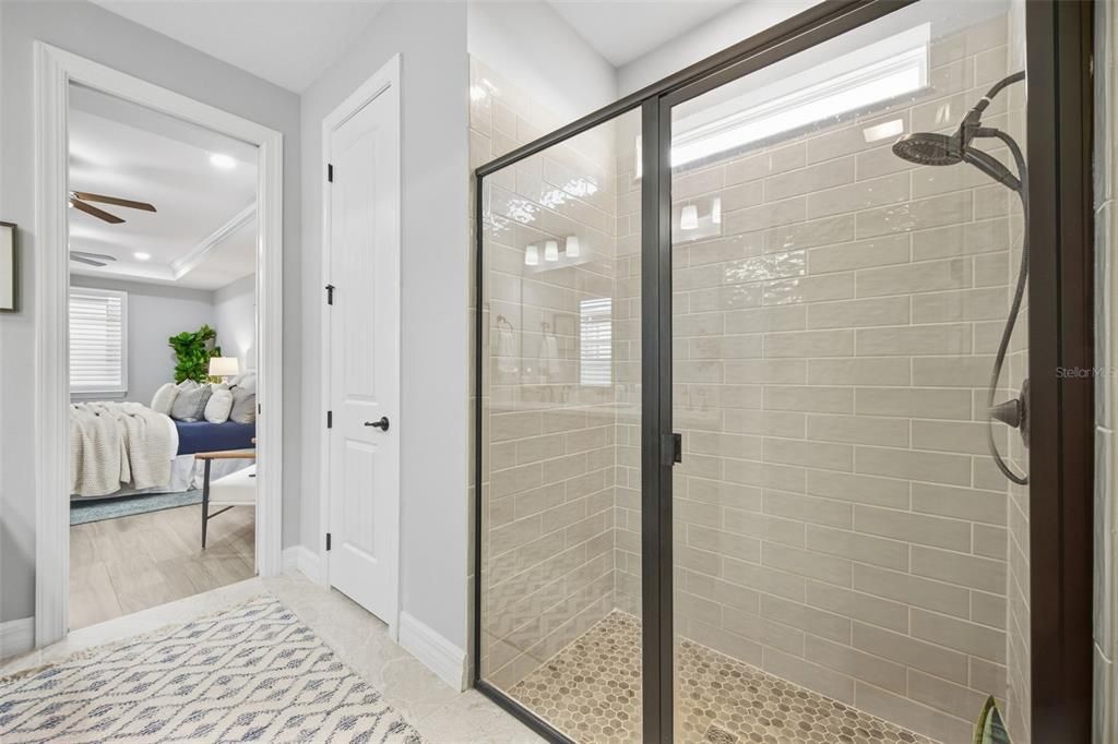 En Venta: $899,000 (6 camas, 5 baños, 4280 Pies cuadrados)