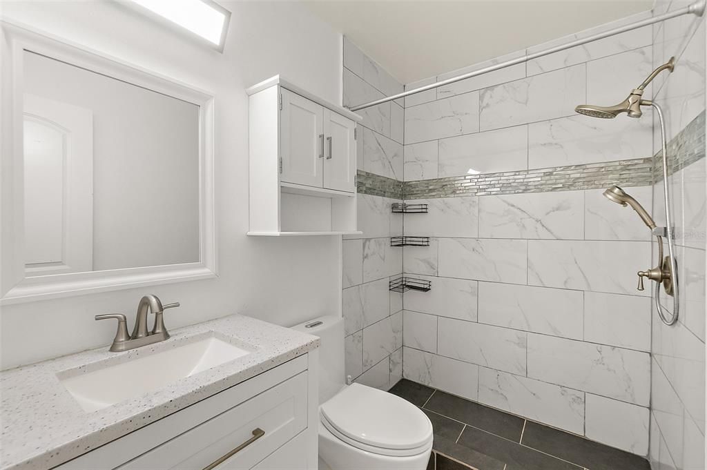 На продажу: $299,900 (3 спален, 2 ванн, 1028 Квадратных фут)