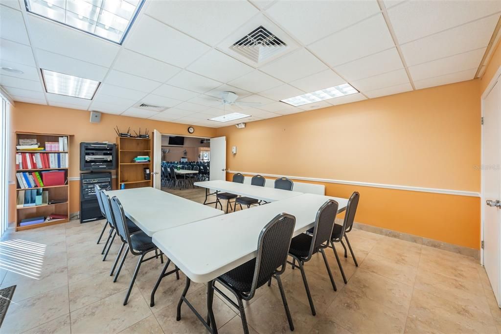 На продажу: $109,000 (2 спален, 2 ванн, 1232 Квадратных фут)