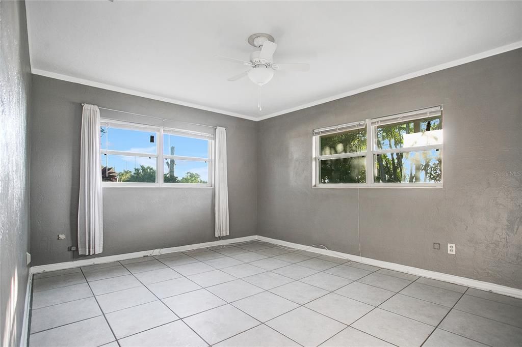For Rent: $2,995 (3 beds, 2 baths, 1981 Square Feet)