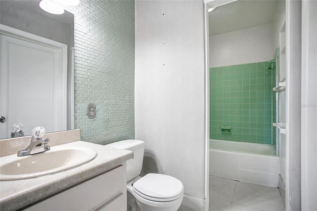 For Rent: $2,995 (3 beds, 2 baths, 1981 Square Feet)