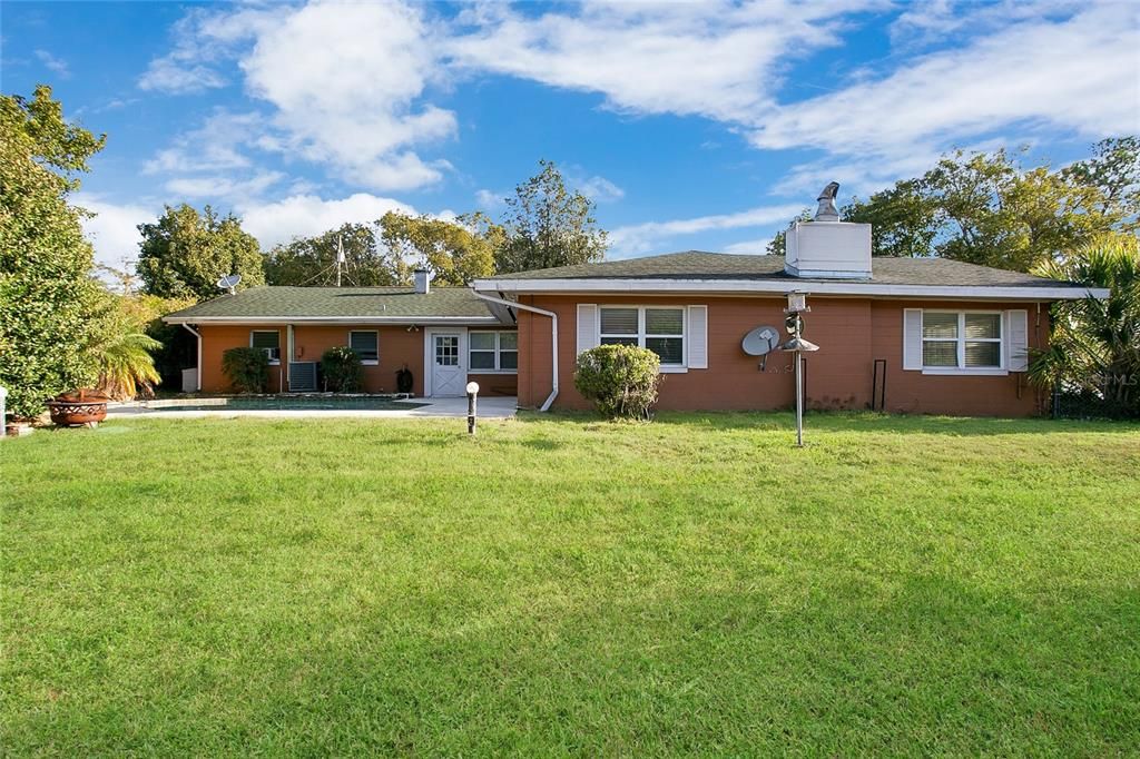 For Rent: $2,995 (3 beds, 2 baths, 1981 Square Feet)