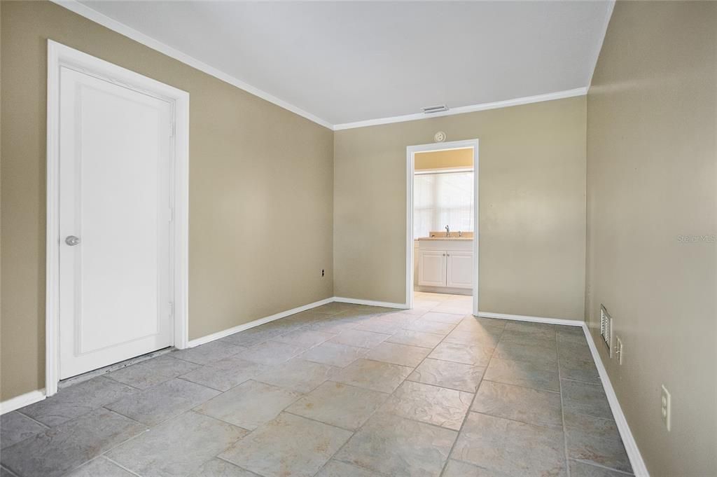 For Rent: $2,995 (3 beds, 2 baths, 1981 Square Feet)