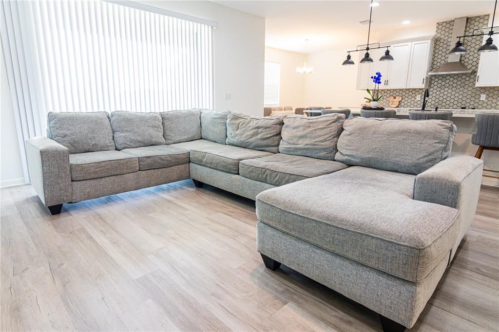 En Venta: $745,000 (6 camas, 4 baños, 4182 Pies cuadrados)