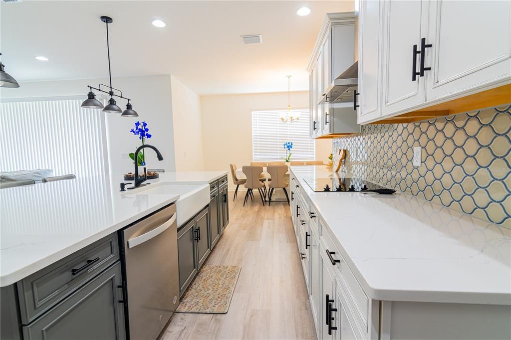 En Venta: $745,000 (6 camas, 4 baños, 4182 Pies cuadrados)