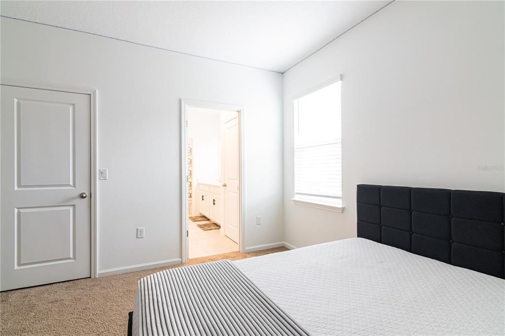 En Venta: $745,000 (6 camas, 4 baños, 4182 Pies cuadrados)