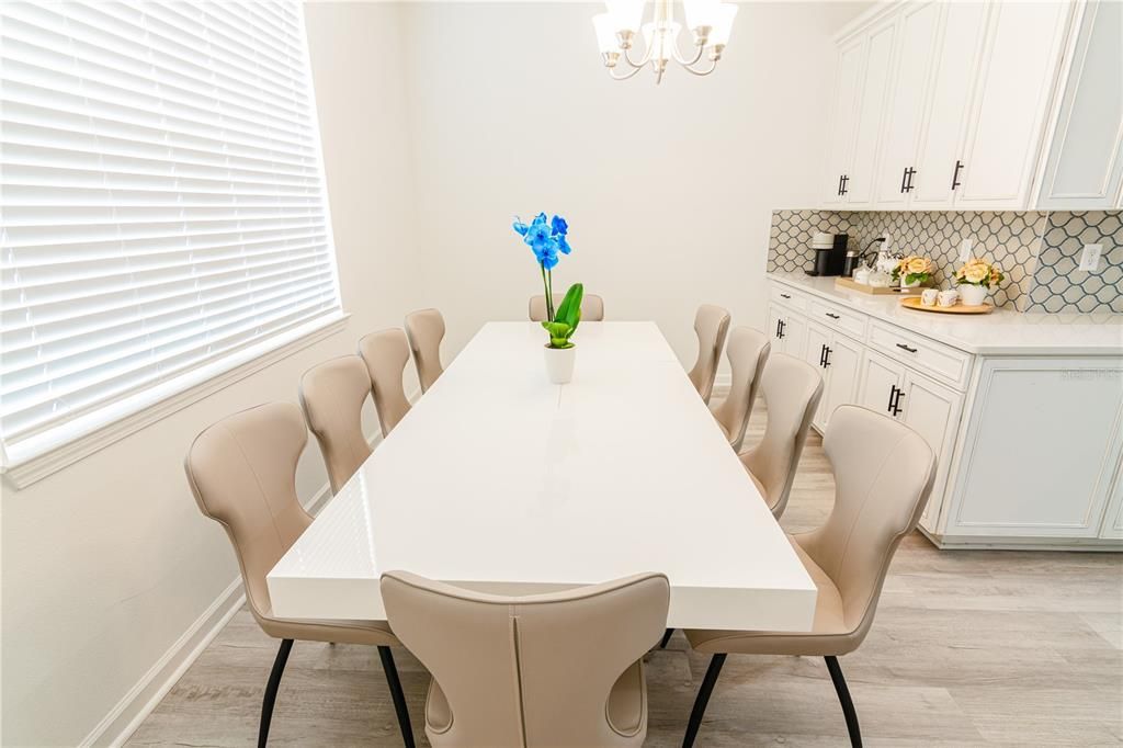 En Venta: $745,000 (6 camas, 4 baños, 4182 Pies cuadrados)