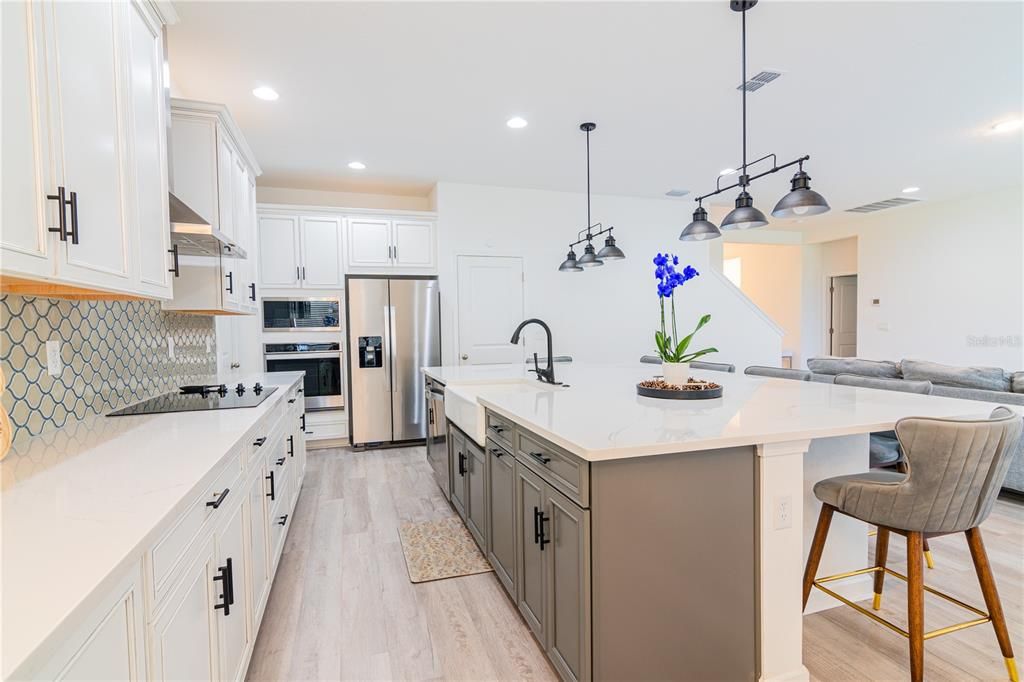 En Venta: $745,000 (6 camas, 4 baños, 4182 Pies cuadrados)
