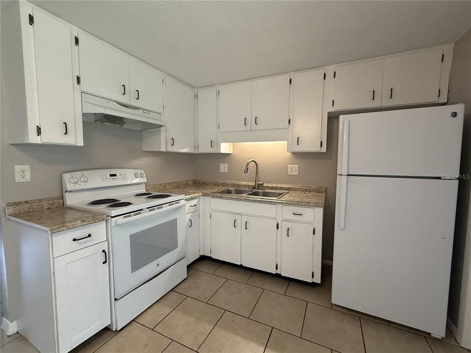 В аренду: $1,575 (2 спален, 1 ванн, 783 Квадратных фут)