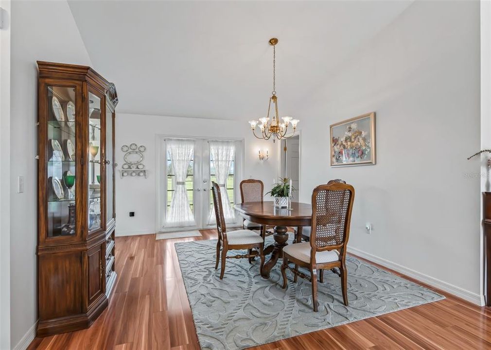 For Sale: $289,900 (2 beds, 2 baths, 1652 Square Feet)