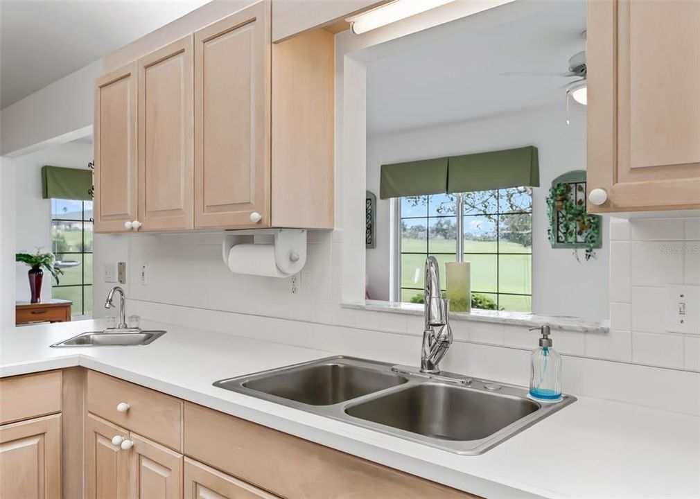 For Sale: $289,900 (2 beds, 2 baths, 1652 Square Feet)