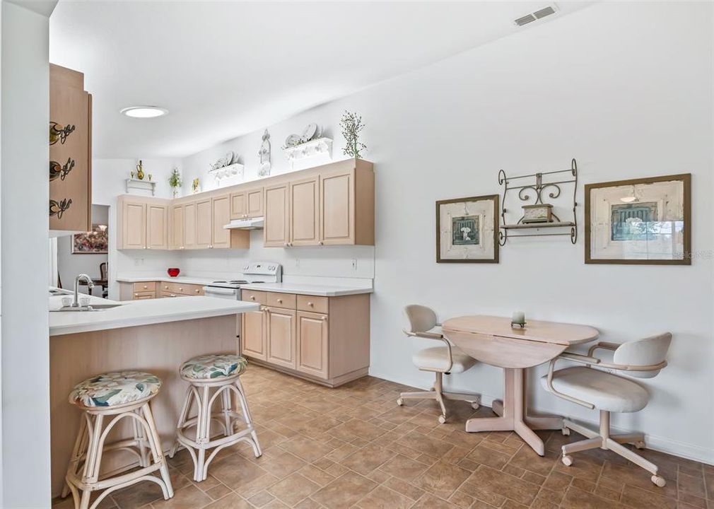 For Sale: $289,900 (2 beds, 2 baths, 1652 Square Feet)
