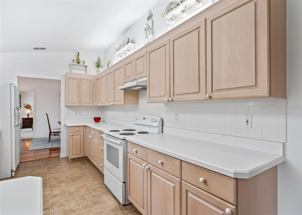 For Sale: $289,900 (2 beds, 2 baths, 1652 Square Feet)