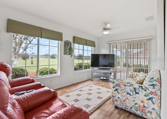 For Sale: $289,900 (2 beds, 2 baths, 1652 Square Feet)