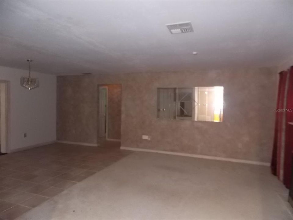 For Sale: $300,000 (3 beds, 2 baths, 1494 Square Feet)