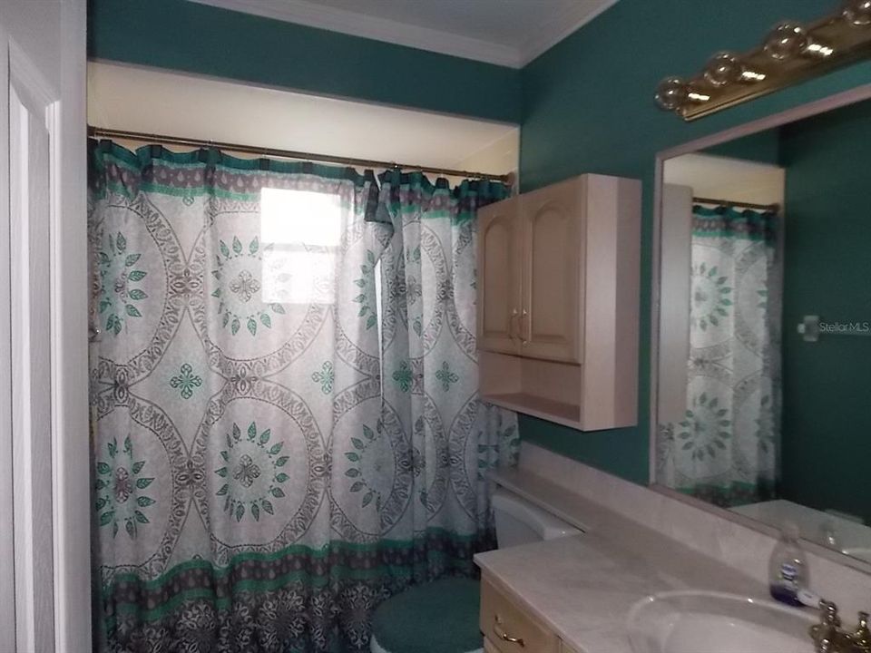 For Sale: $300,000 (3 beds, 2 baths, 1494 Square Feet)