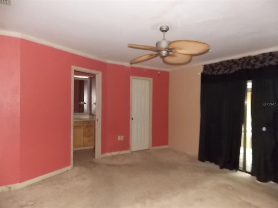 For Sale: $300,000 (3 beds, 2 baths, 1494 Square Feet)