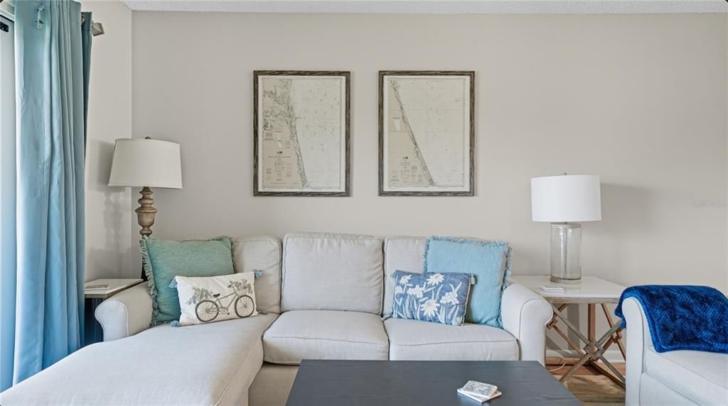 For Sale: $499,000 (2 beds, 2 baths, 1044 Square Feet)