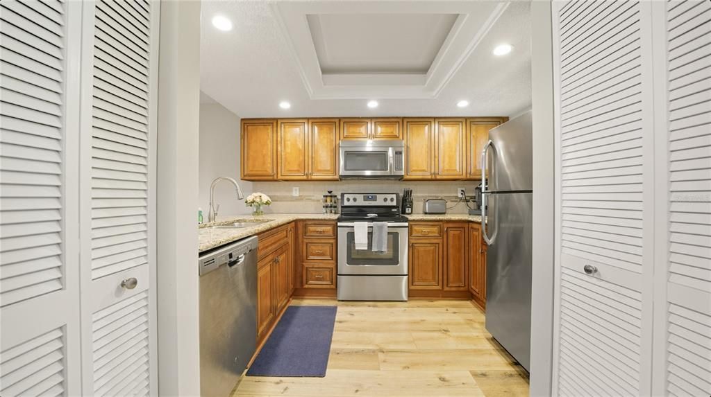For Sale: $499,000 (2 beds, 2 baths, 1044 Square Feet)