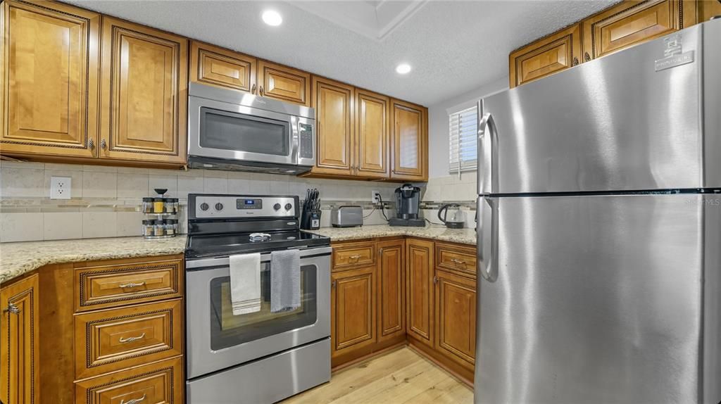 For Sale: $499,000 (2 beds, 2 baths, 1044 Square Feet)