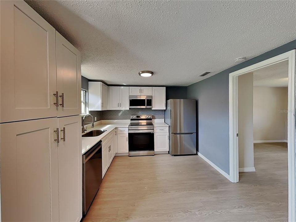 For Rent: $1,495 (2 beds, 1 baths, 816 Square Feet)