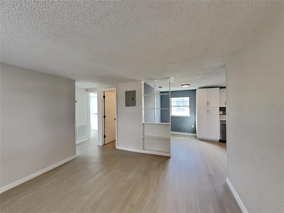 For Rent: $1,495 (2 beds, 1 baths, 816 Square Feet)