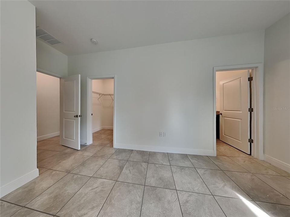 For Rent: $1,799 (4 beds, 2 baths, 1580 Square Feet)