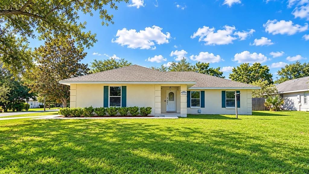 For Sale: $275,000 (4 beds, 2 baths, 1562 Square Feet)