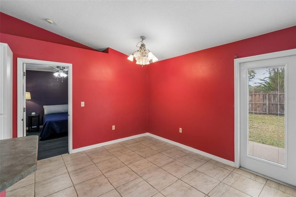 For Sale: $275,000 (4 beds, 2 baths, 1562 Square Feet)