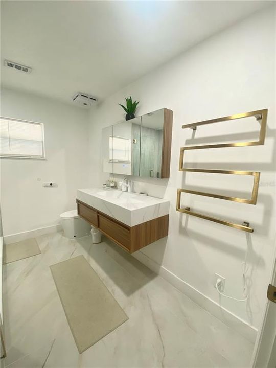 For Sale: $359,900 (4 beds, 2 baths, 1730 Square Feet)