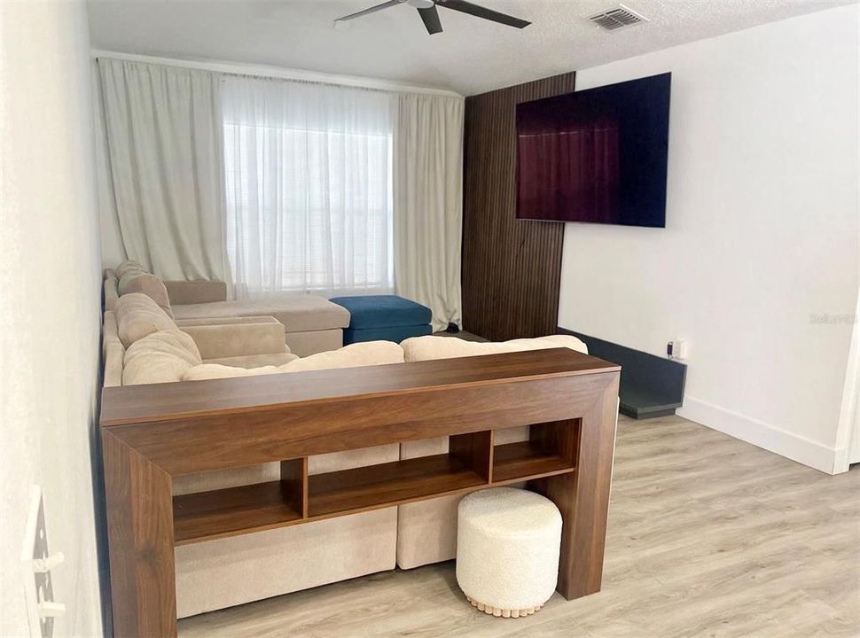 For Sale: $359,900 (4 beds, 2 baths, 1730 Square Feet)