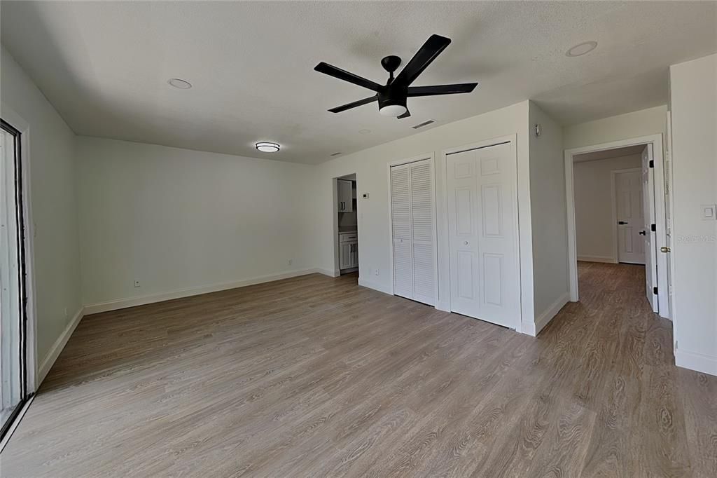 For Rent: $1,150 (1 beds, 1 baths, 590 Square Feet)