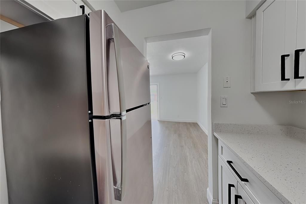 For Rent: $1,150 (1 beds, 1 baths, 590 Square Feet)