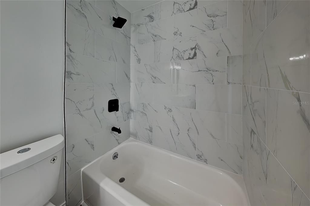 For Rent: $1,150 (1 beds, 1 baths, 590 Square Feet)