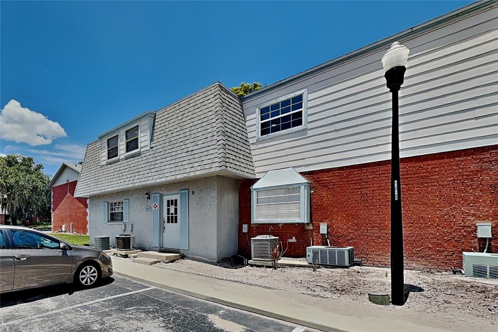 For Rent: $1,150 (1 beds, 1 baths, 590 Square Feet)