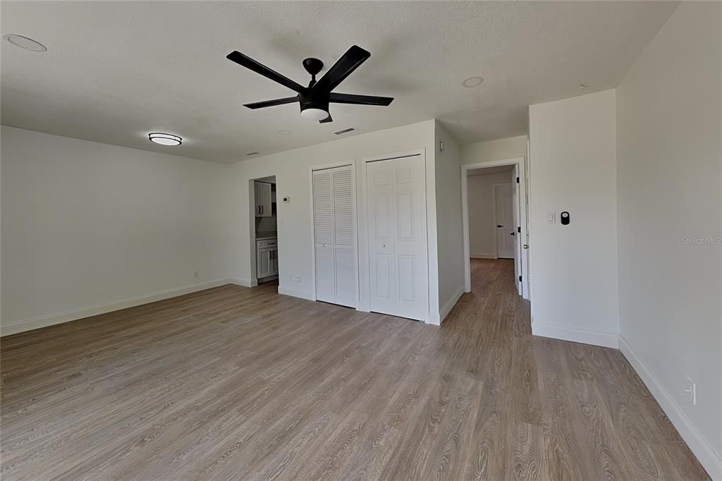 For Rent: $1,150 (1 beds, 1 baths, 590 Square Feet)
