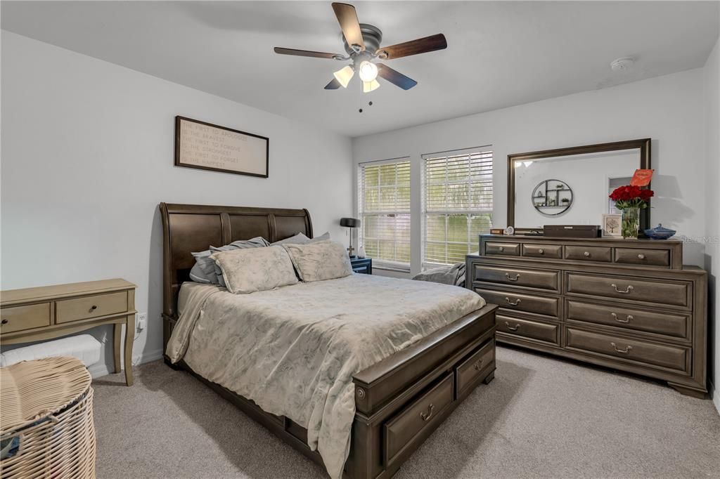 For Sale: $209,999 (2 beds, 1 baths, 1030 Square Feet)