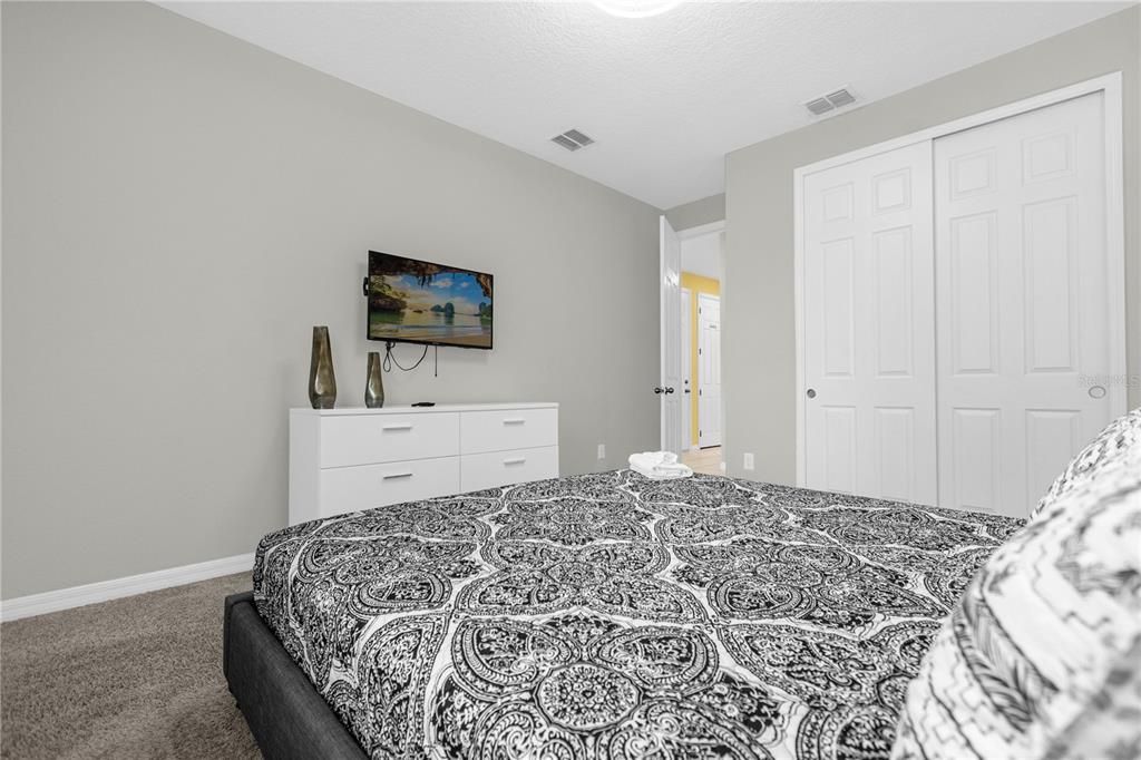 For Sale: $675,000 (7 beds, 6 baths, 3533 Square Feet)