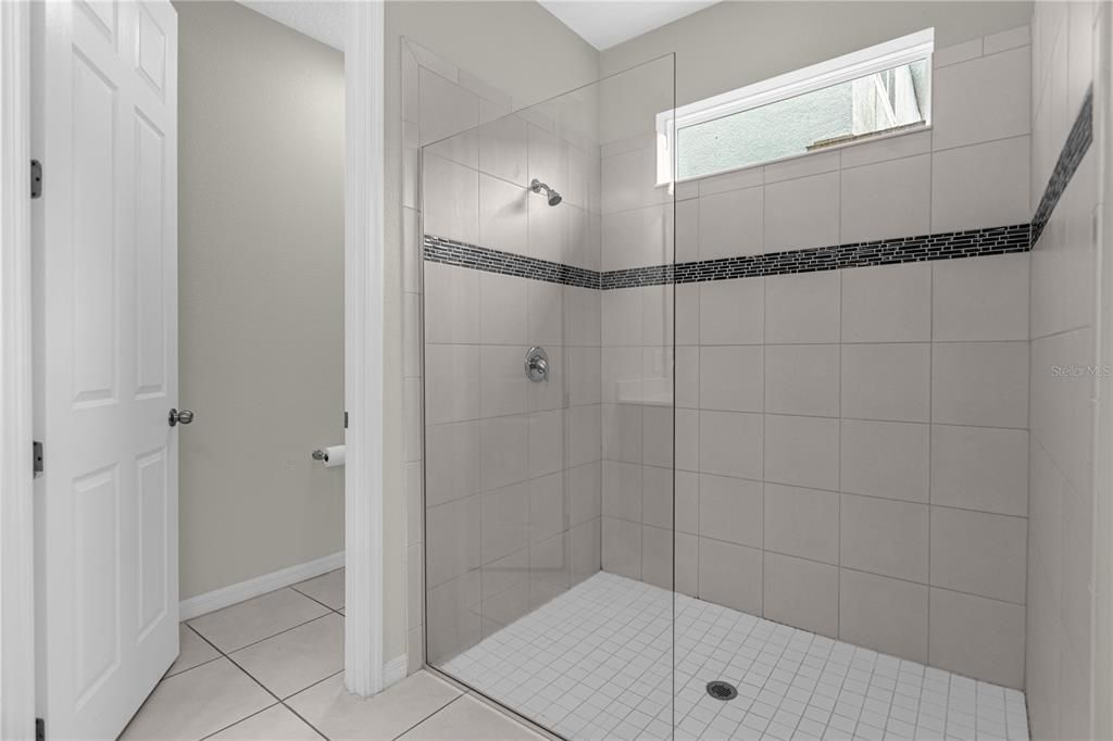 For Sale: $675,000 (7 beds, 6 baths, 3533 Square Feet)
