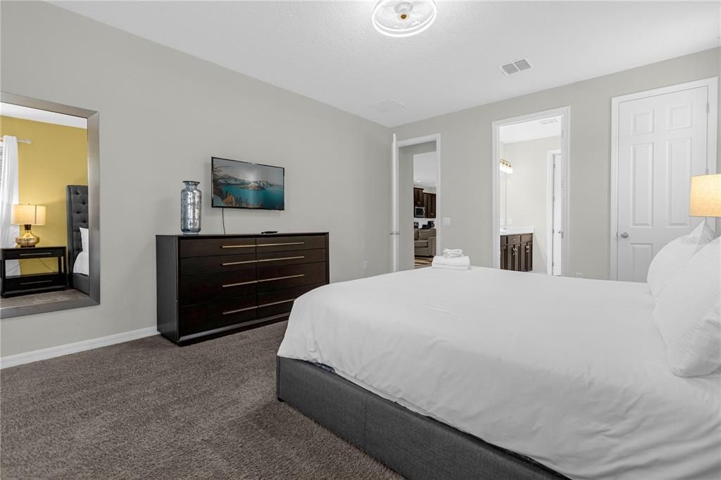 For Sale: $675,000 (7 beds, 6 baths, 3533 Square Feet)