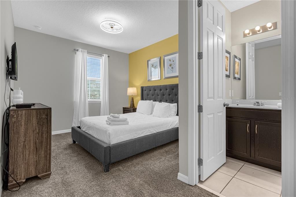 For Sale: $675,000 (7 beds, 6 baths, 3533 Square Feet)