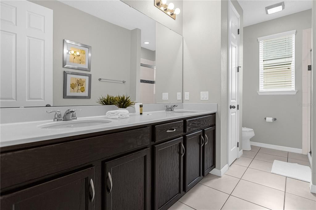 For Sale: $675,000 (7 beds, 6 baths, 3533 Square Feet)