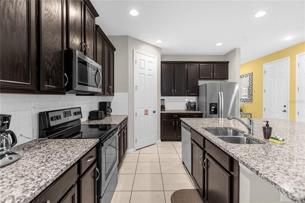For Sale: $675,000 (7 beds, 6 baths, 3533 Square Feet)