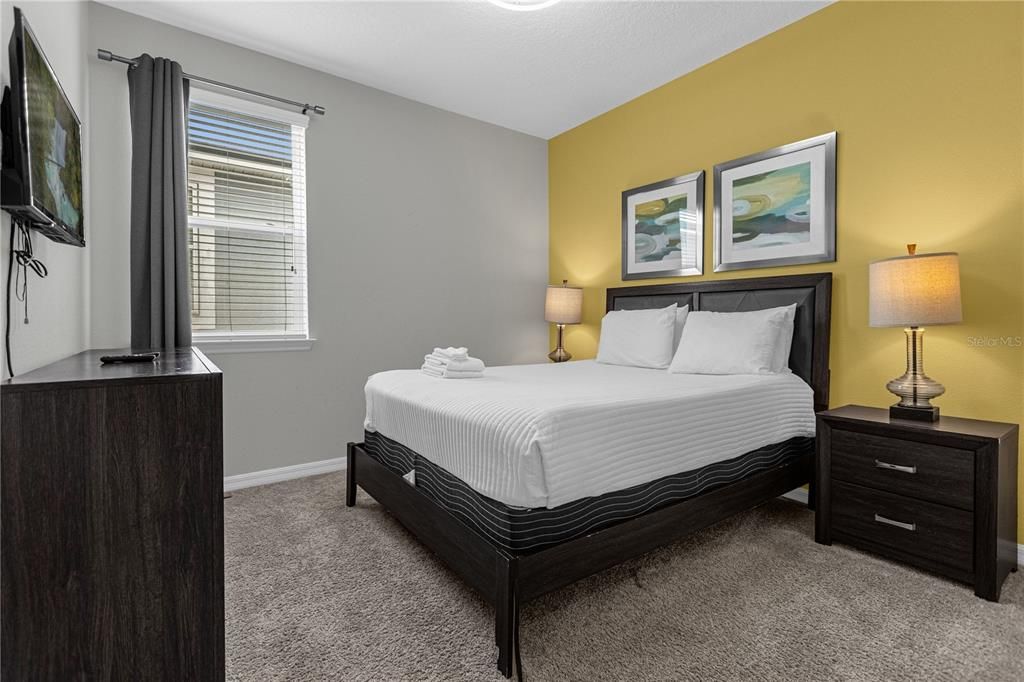 For Sale: $675,000 (7 beds, 6 baths, 3533 Square Feet)