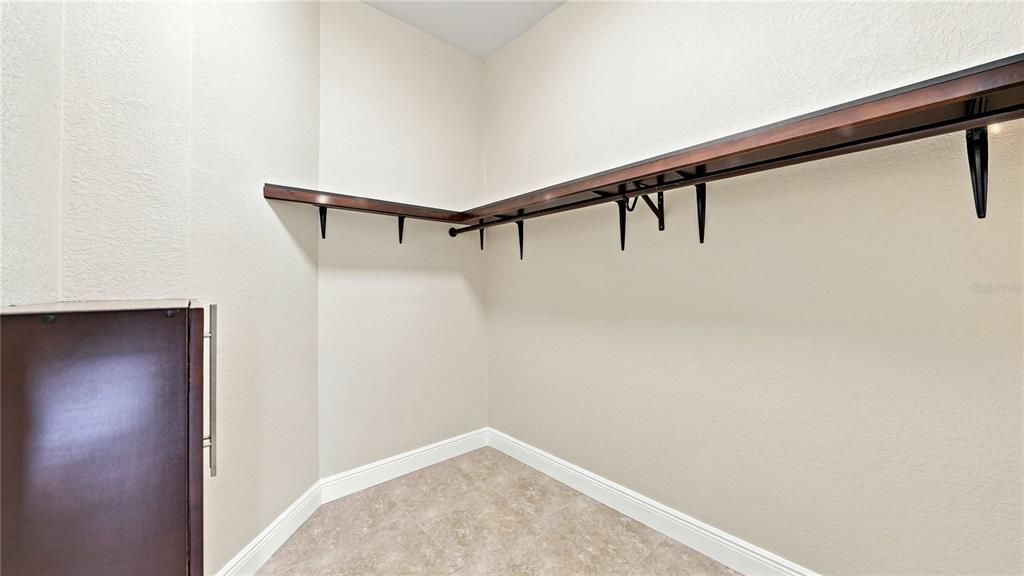 For Sale: $449,000 (3 beds, 2 baths, 2291 Square Feet)