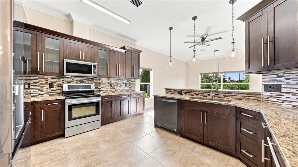 For Sale: $449,000 (3 beds, 2 baths, 2291 Square Feet)