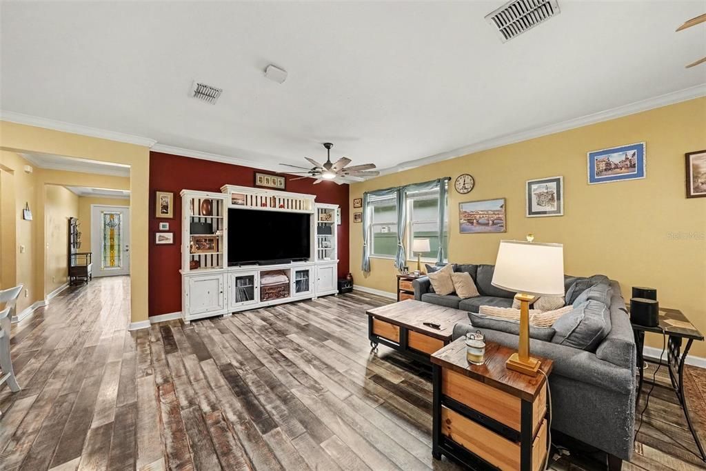 For Sale: $430,000 (4 beds, 3 baths, 2061 Square Feet)