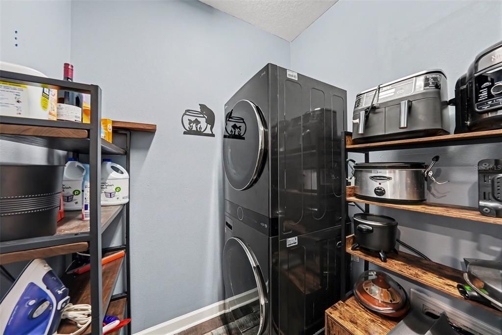 For Sale: $430,000 (4 beds, 3 baths, 2061 Square Feet)