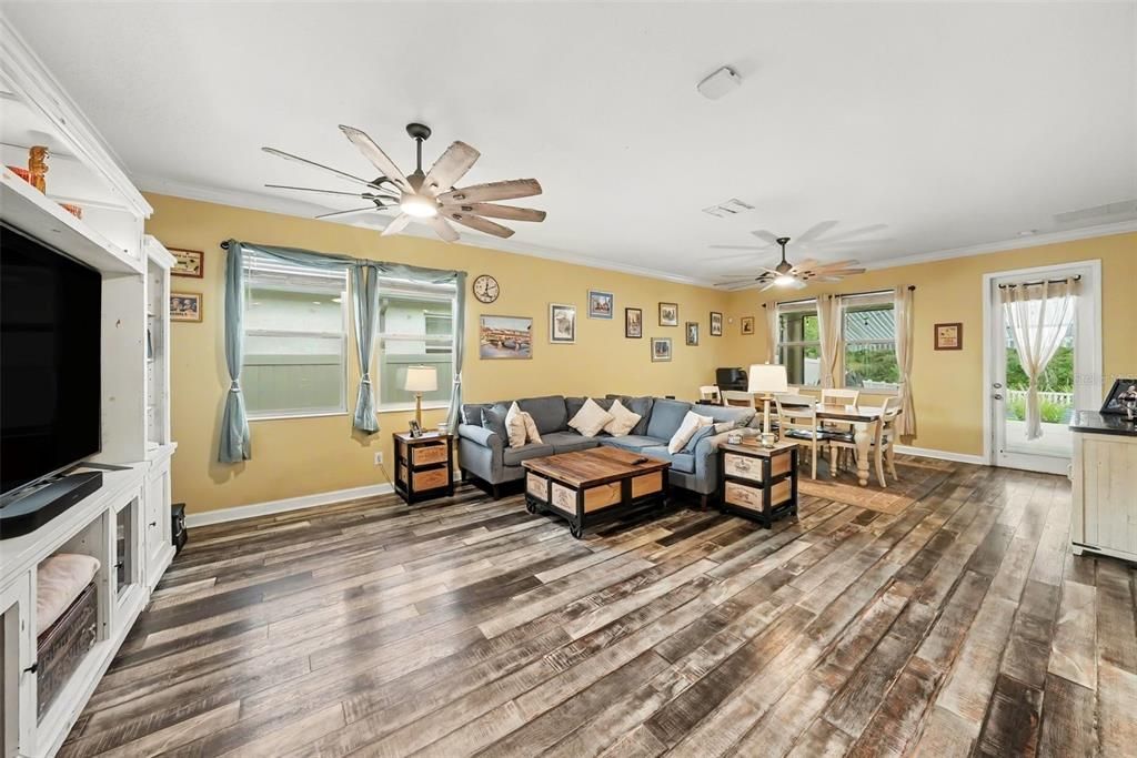 For Sale: $430,000 (4 beds, 3 baths, 2061 Square Feet)